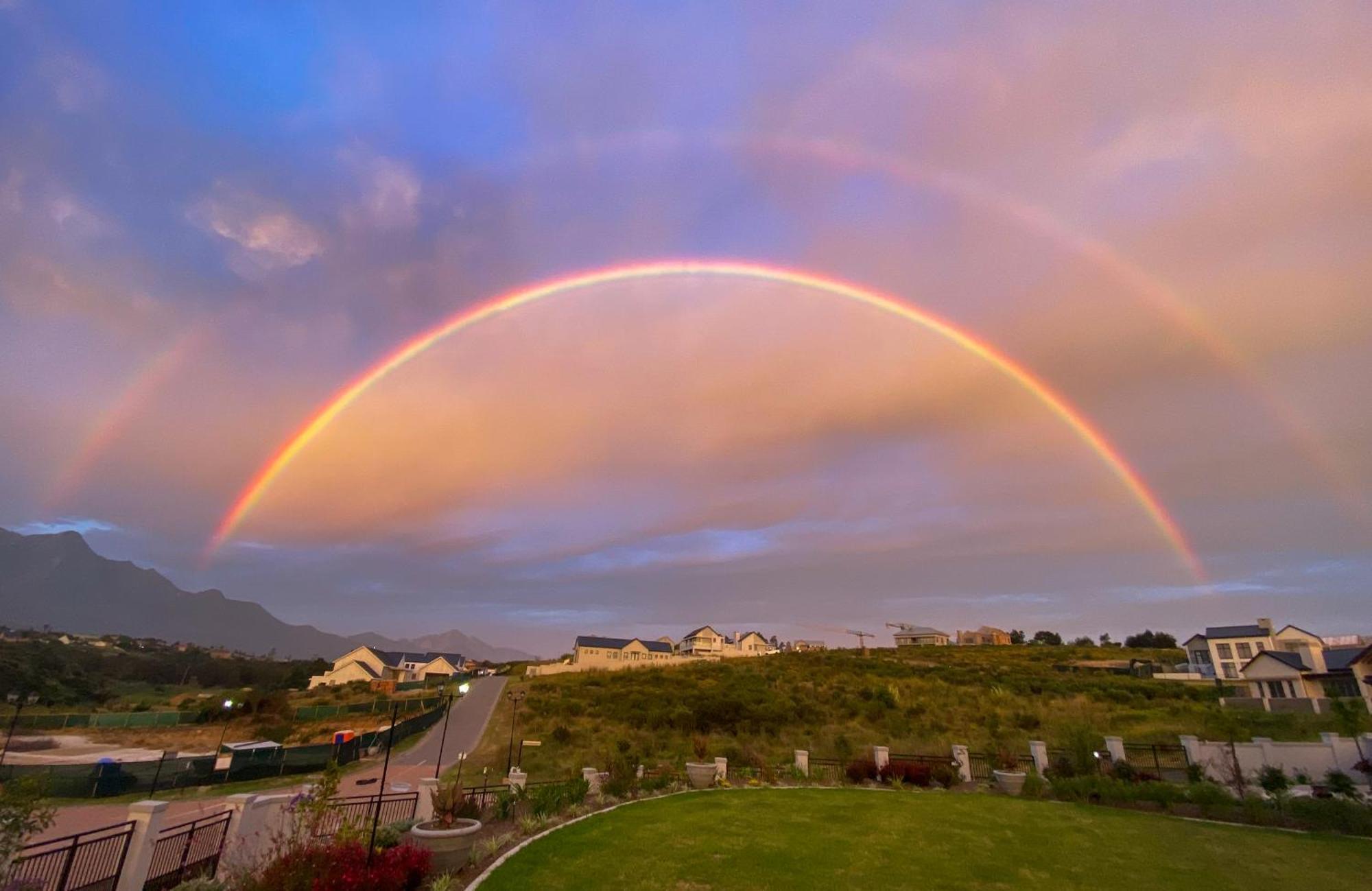 The Peaks - Kingswood Golf Estate Apartment *